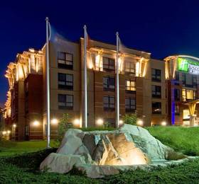 Holiday Inn Express & Suites Riverport Richmond  в Ричмонде