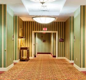 Holiday Inn Atlanta Airport South  в Атланте