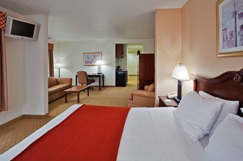 Holiday Inn Express Hotel & Suites Tampa Stadium-Airport  2* США, Тампа