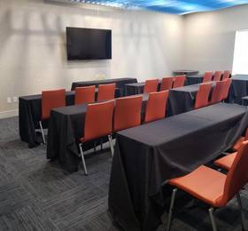 Holiday Inn Express Tampa North Telecom Park  в Тампе
