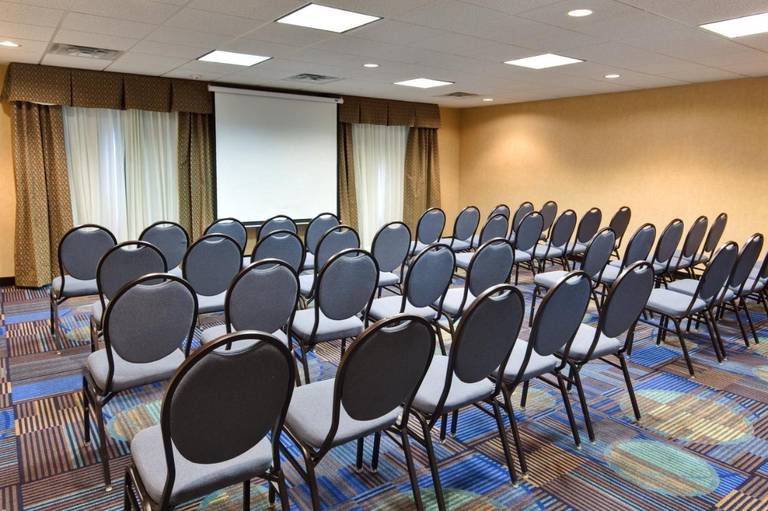 Holiday Inn Express Hotel & Suites Albuquerque Airport 