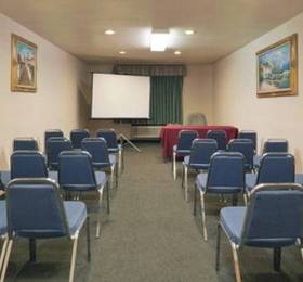 Туры в Holiday Inn Express Bakersfield  в США
