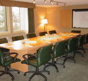 Holiday Inn Downtown Everett  в Эверетте