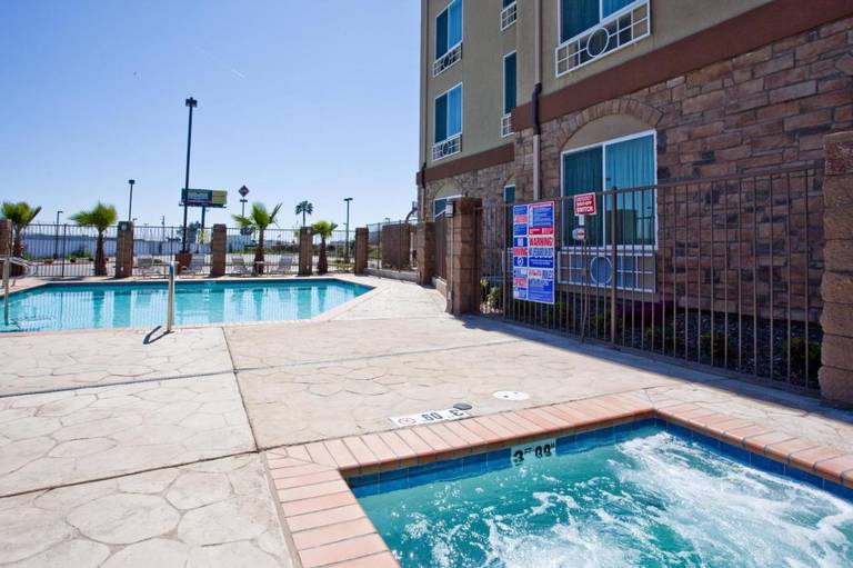 Holiday Inn Express Fresno South 
