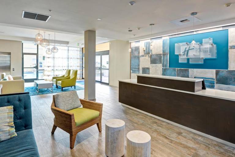 Holiday Inn Express Newport Beach 