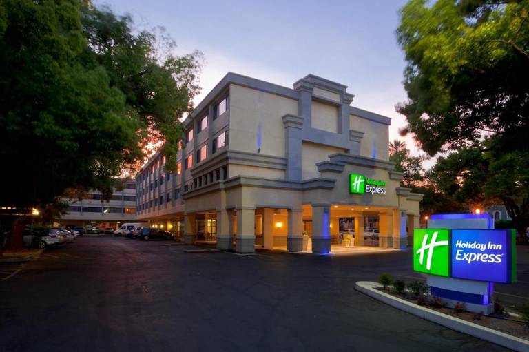 Holiday Inn Express Sacramento Convention Center 