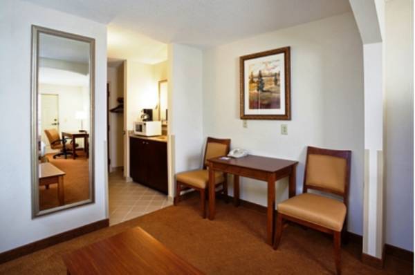 Holiday Inn Express Hotel & Suites Asheville - Biltmore Square Mall  2* США, Эшвилл