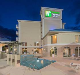 Holiday Inn Express Hotel & Suites Asheville - Biltmore Square Mall  в Эшвилле
