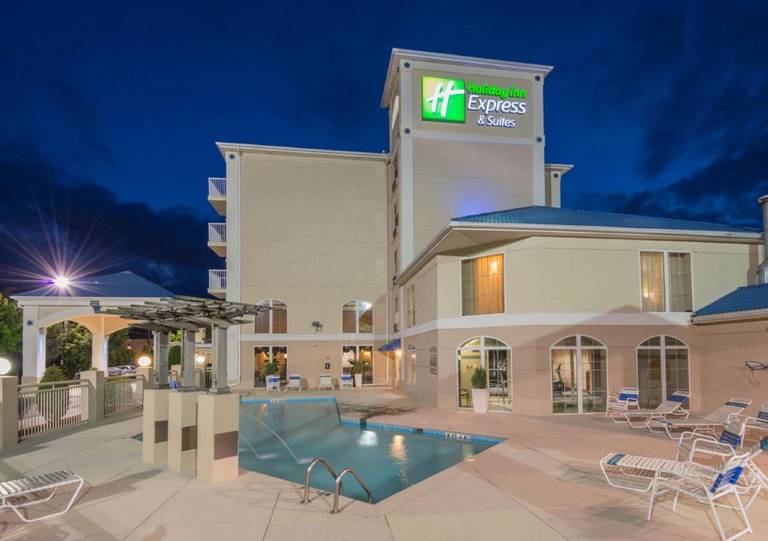 Holiday Inn Express Hotel & Suites Asheville - Biltmore Square Mall 