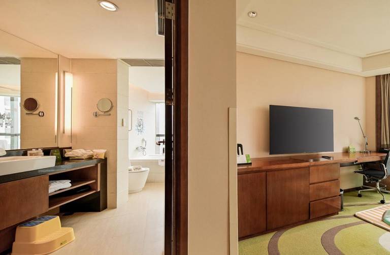 Holiday Inn Qingdao City Center