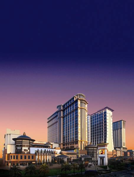 Holiday Inn Macao Cotai Central  4*