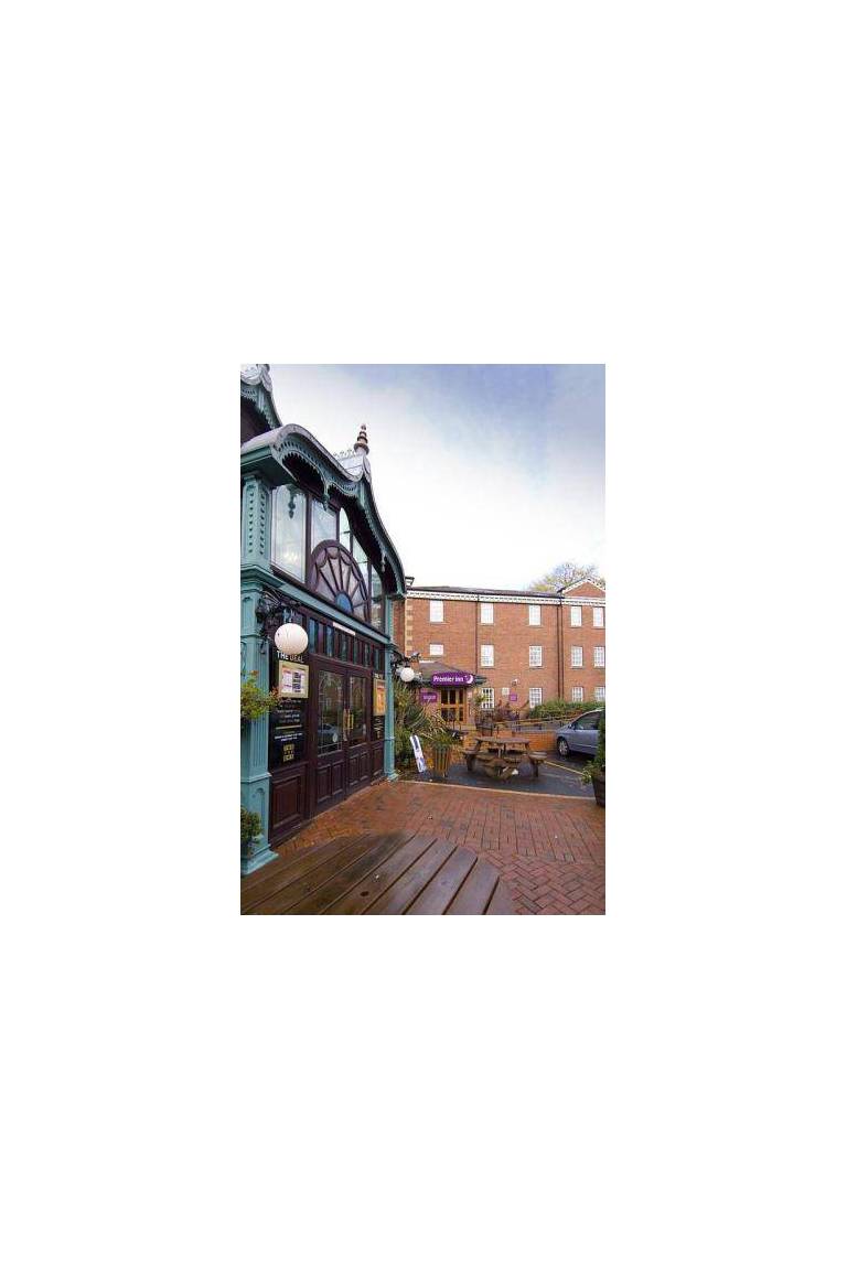 Premier Inn Stockport Central 