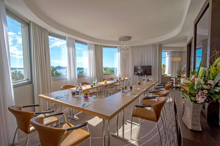Radisson Blu 1835 Hotel & Thalasso