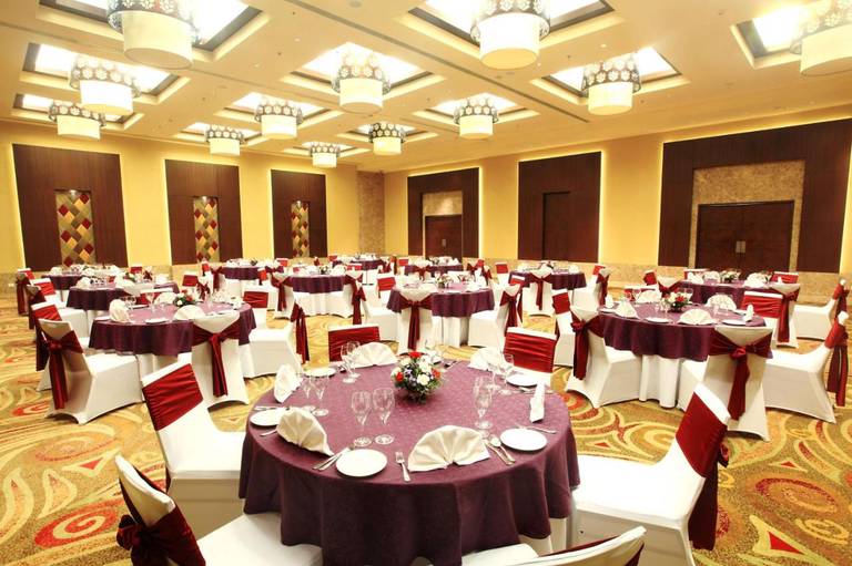 Radisson Blu Hotel Chennai City Centre 
