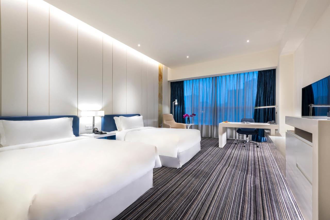 Grand Mercure Shanghai Century Park Hotel