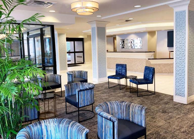 DoubleTree by Hilton Milwaukee Downtown 