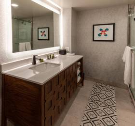 DoubleTree by Hilton San Antonio Airport  в Сан-Антонио