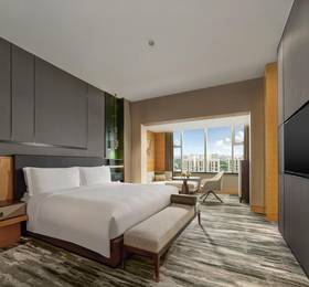 Туры в Hilton Shanghai Hongqiao Hotel в Китае