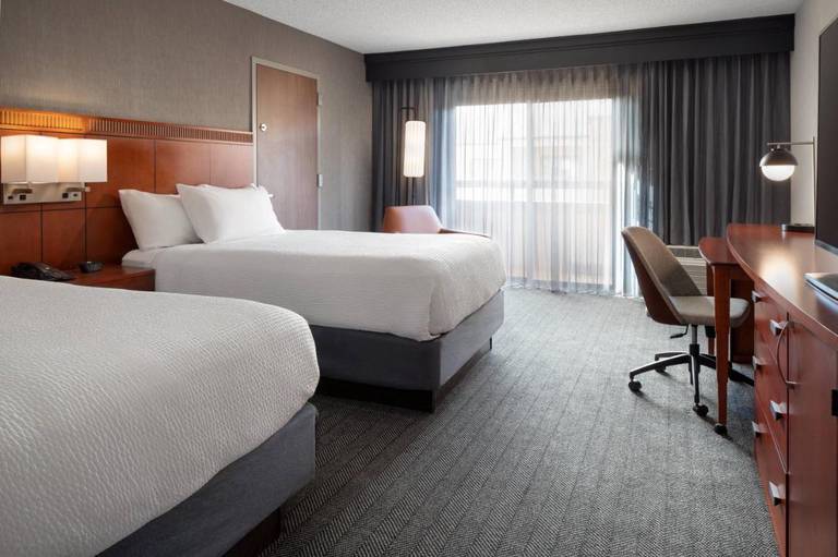 Courtyard by Marriott Bakersfield 