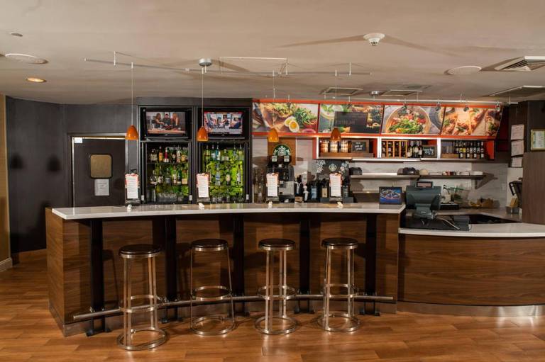 Courtyard by Marriott Erie 