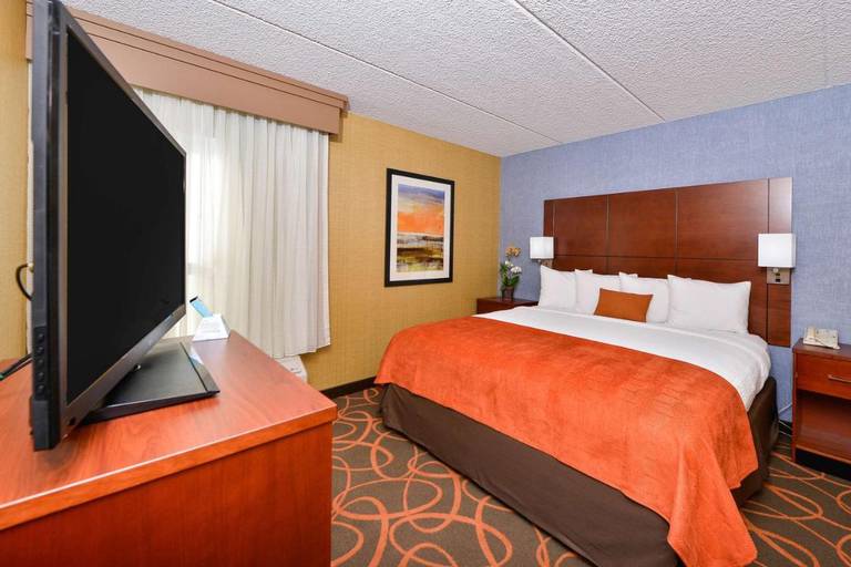 Courtyard by Marriott Fresno Yosemite International Airport 