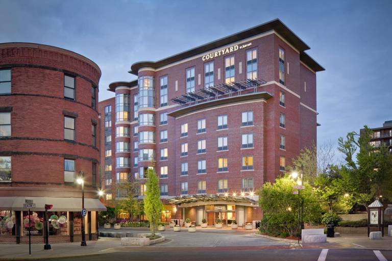 Courtyard by Marriott Boston Brookline 