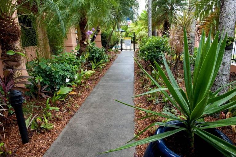 Best Western Central Plaza Apartments