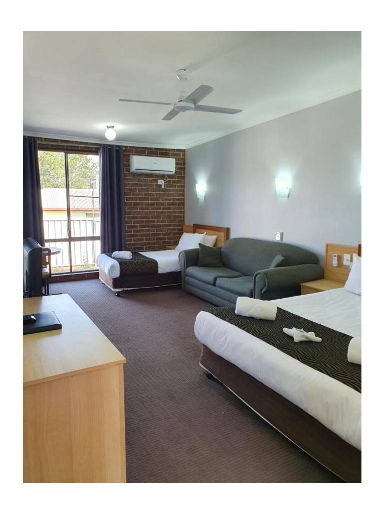 Moonraker Motor Inn