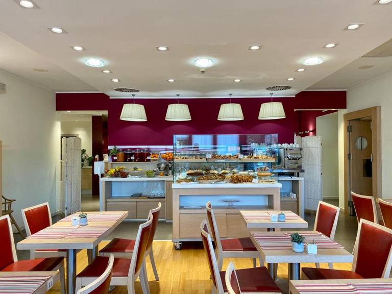 Best Western Palace Inn Hotel 