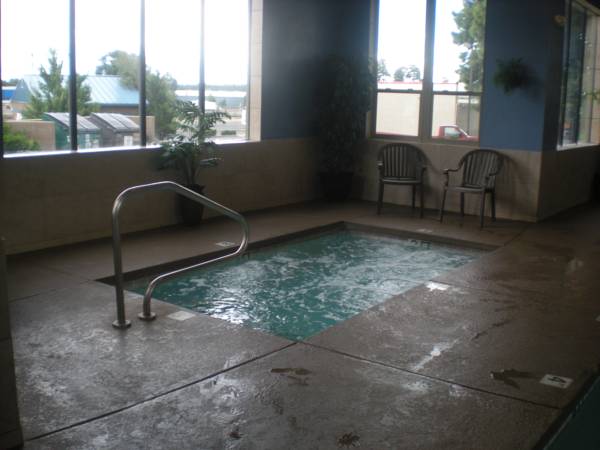 Days Inn and Suites, East Flagstaff  3*
