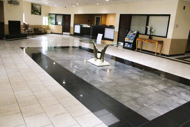 Days Inn and Conference Center Tulsa 