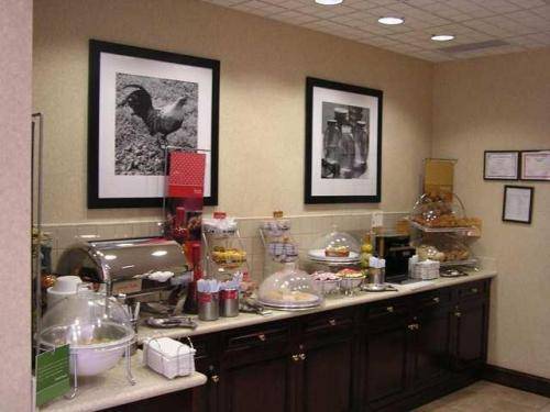 Hampton Inn & Suites Atlanta-Galleria  3* США, Атланта