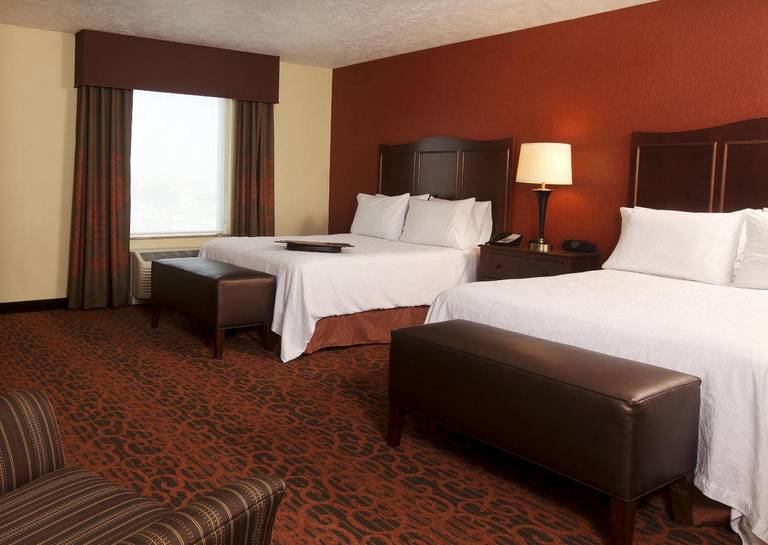 Hampton Inn & Suites Fargo 