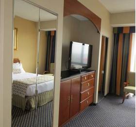 Crowne Plaza Hotel Springfield  в Спрингфилде