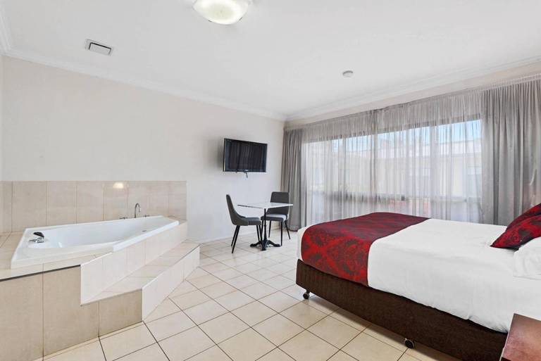 Comfort Inn Deakin Palms