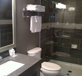 Comfort Inn Toronto City Centre  в Торонто