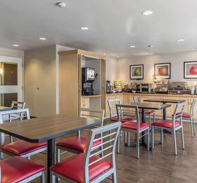 Отдых в Comfort Inn Highway 401  - Канада, Кингстон