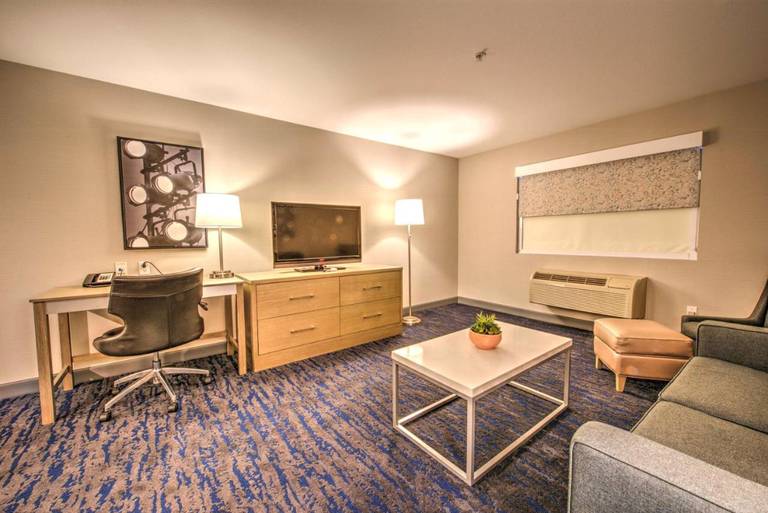 Best Western Media Center Inn & Suites 