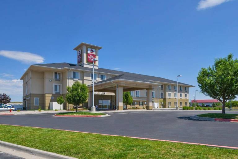 Best Western Plus Frontier Inn 