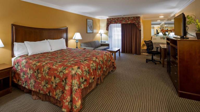 Best Western - Harbour Inn & Suites 