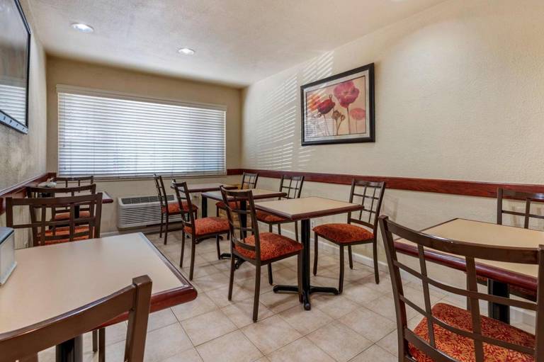 Best Western Town House Lodge 