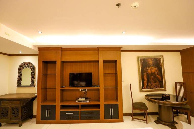 Tara Court Hotel