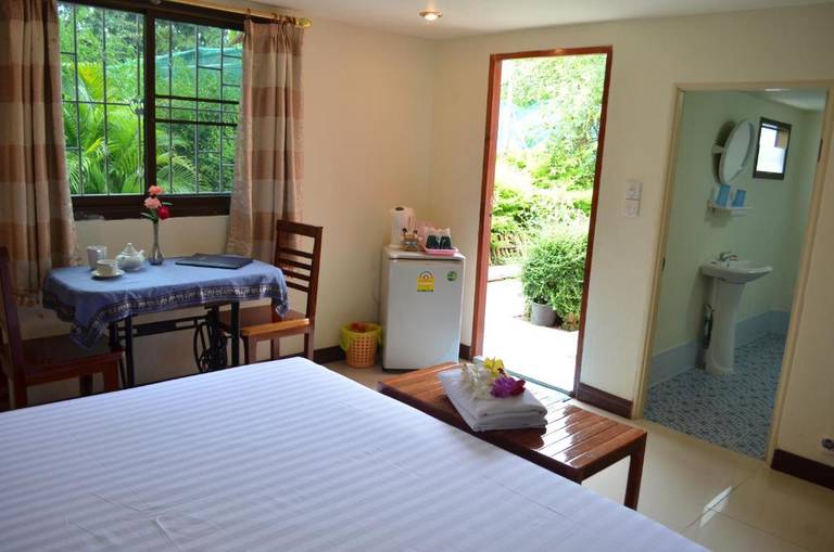 Home Stay Stc Bed And Breakfast 