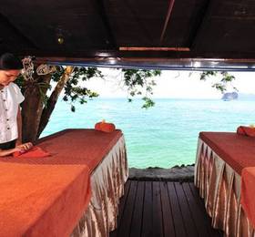 Koh Ngai Cliff Beach Resort  в Транге