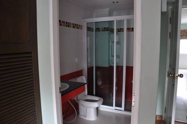 Hill Top Service Suites 3* Таиланд, Чонбури