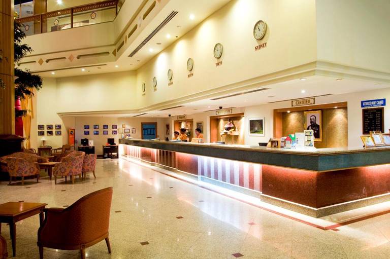 Thumrin Thana Hotel 
