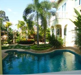 Dream House Villa  в Чонбури