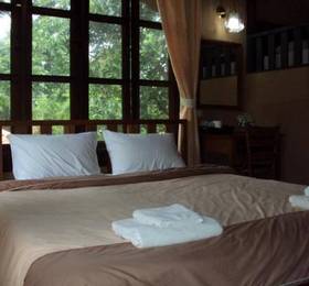 Bannaitoi Resort  в Пхетчабуне