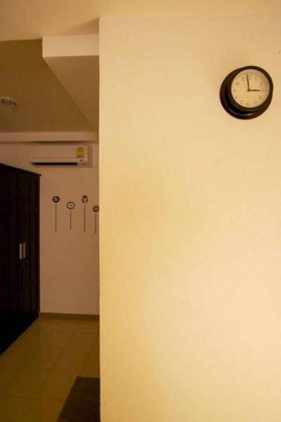 Charn Residence  2*