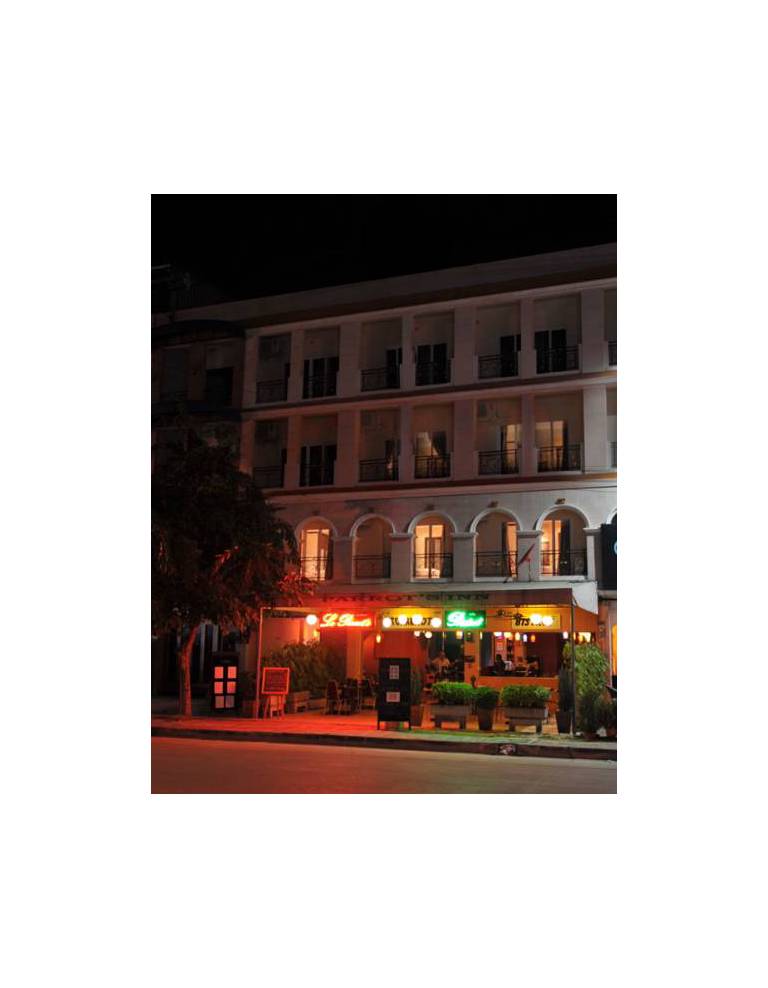 Le Parrots-Inn 